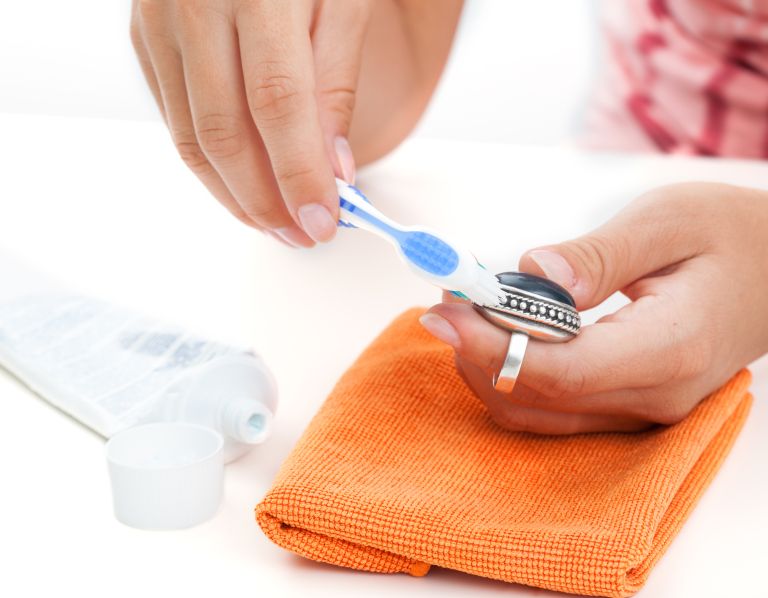 zobna-pasta, ciscenje-kopalnice