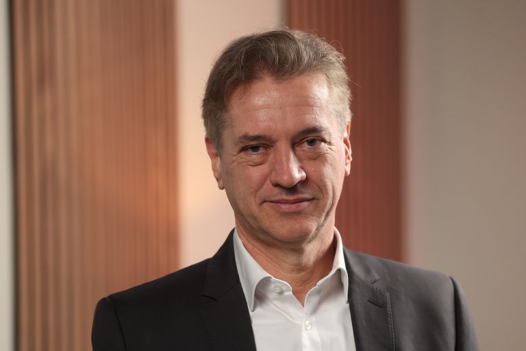 ---POT--I-robert golob-pl008.JPG