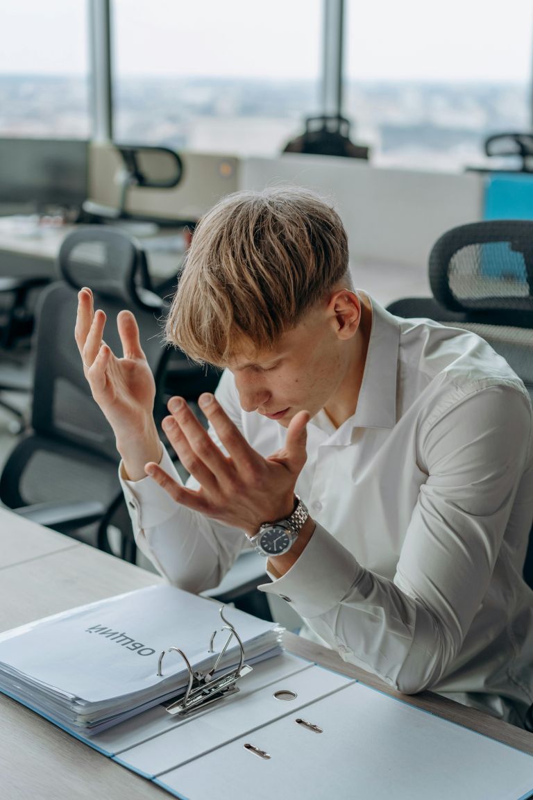 težko pisarniško delo