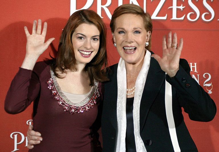 Anne Hathaway  2002.jpg