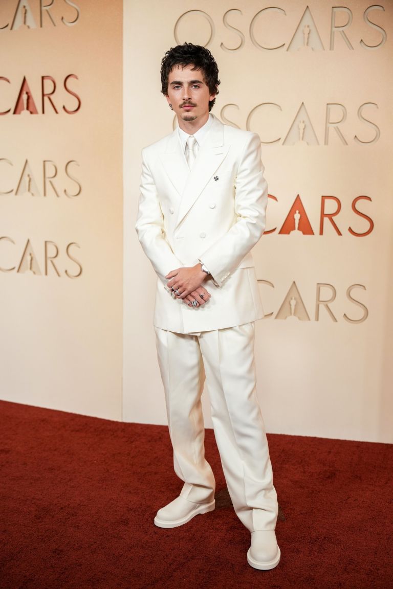 Timothée Chalamet (2).jpg