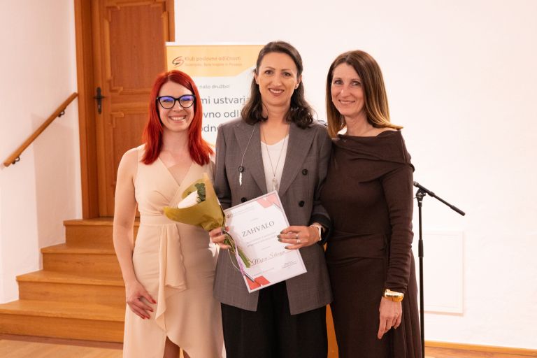 Zahvala kluba (Maja Fink, Mojca Šikonja, Metka Resnik).jpg