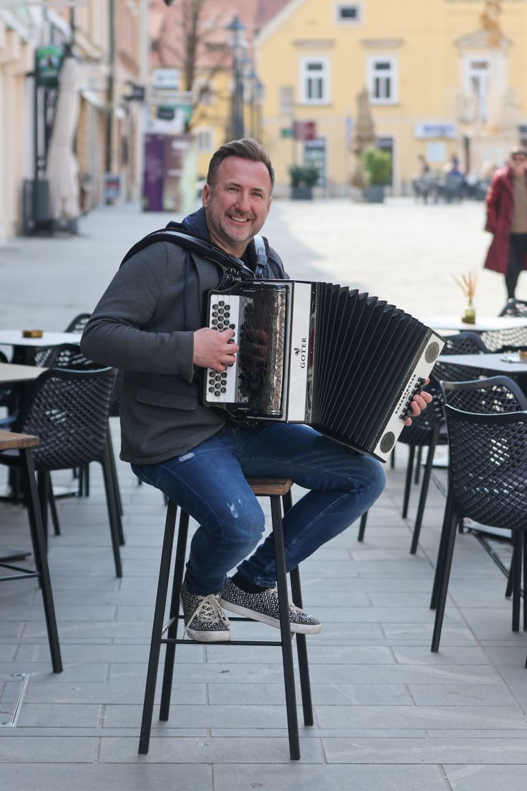 robert-goter, robert-goter-podira-svetovni-rekord, harmonika, goter