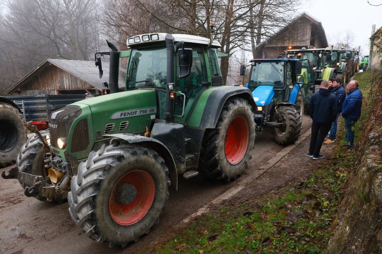 kmetje traktor.JPG