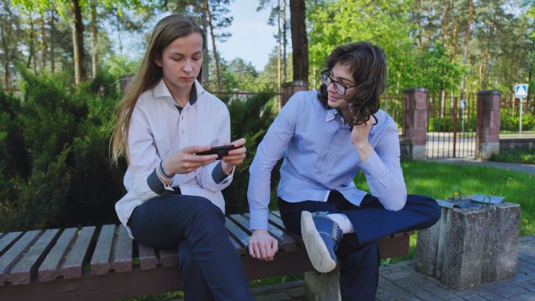 najstniki in telefoni