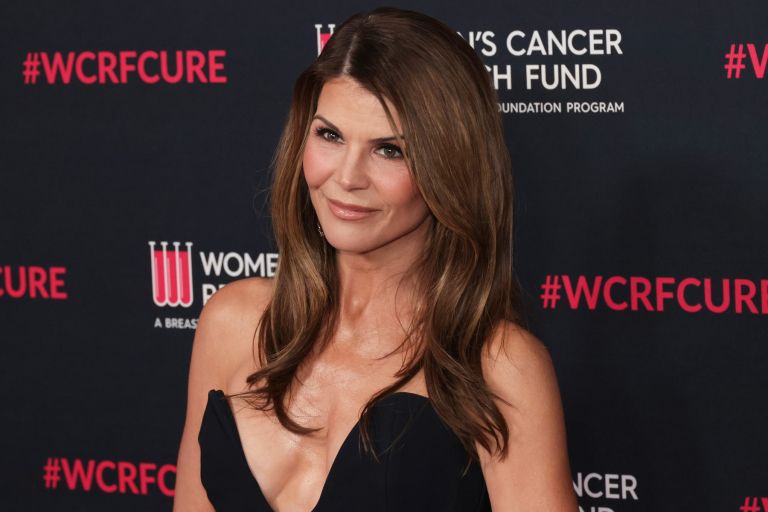 Lori Loughlin (2).jpg
