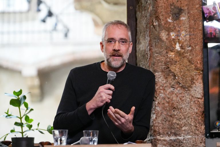 black cube pismo intelektualci.jpg