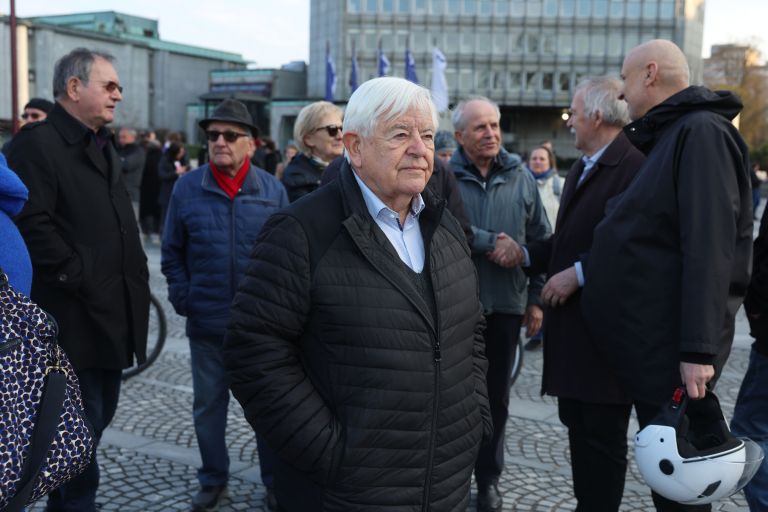 shod na volitve trg republike.jpg