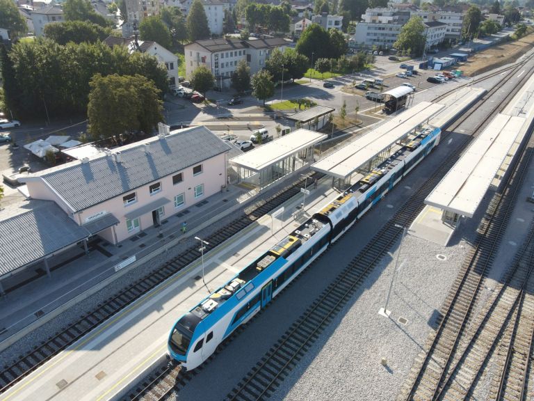 Železniška postaja Grosuplje, foto arhiv občine.jpg