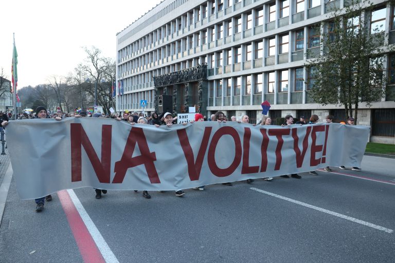 shod na volitve trg republike.jpg