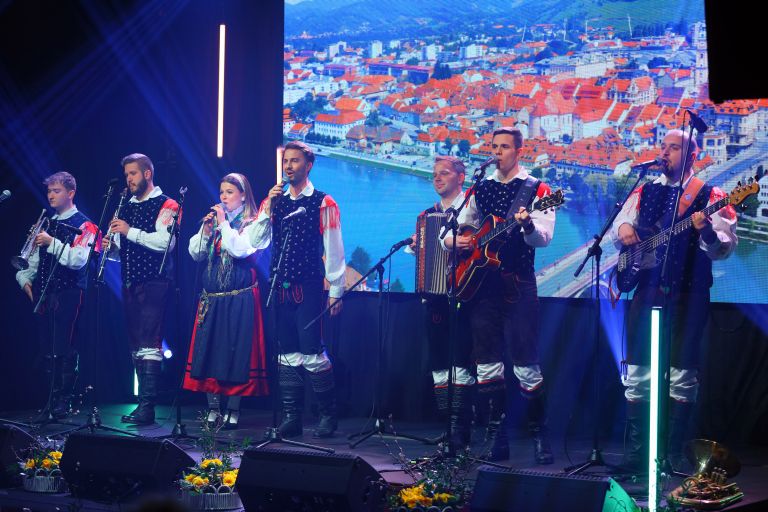 viljem-julijan-bezensek, teo