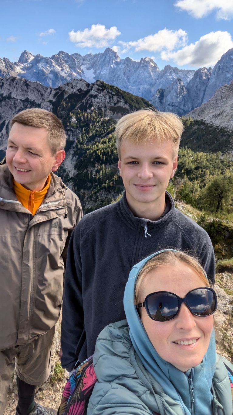 12 Ljudje družina.jpg