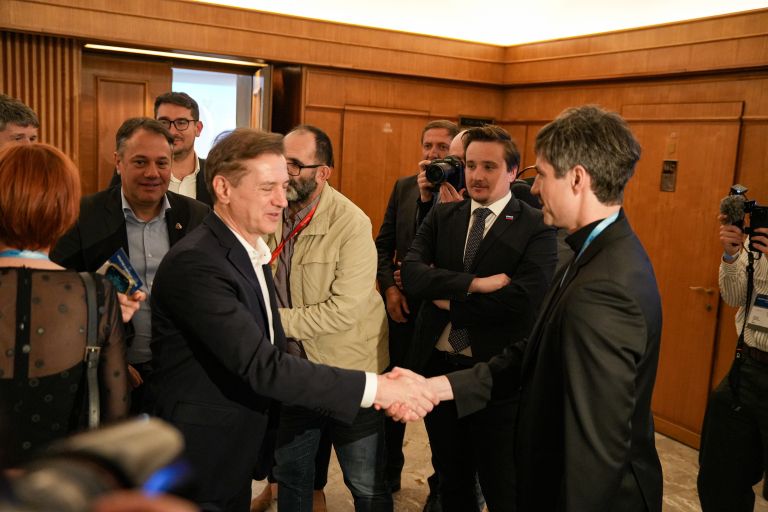 Robert Golob, Luka Mesec