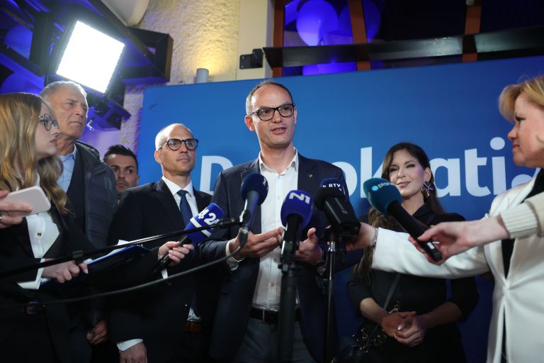 demokrati, logar.jpg