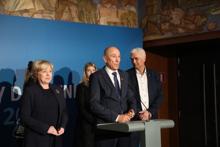 SDS jansa parlament Saso Bizjak.jpg