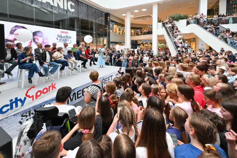 Srečanje z igralci serije Skrito v raju v Cityparku © Robert Krumpak.jpeg