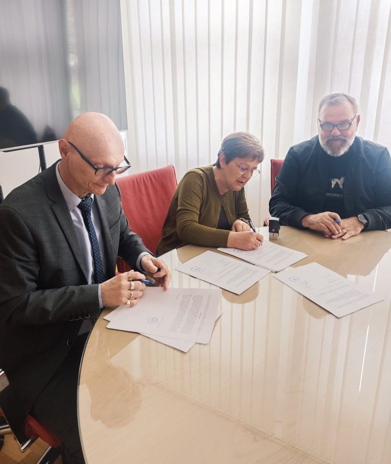 Podpis pogodbe Partizan (002).jpg