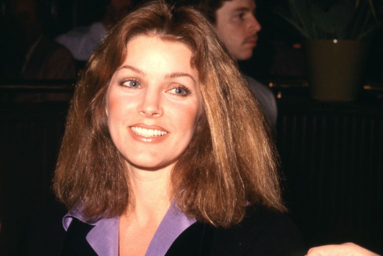 Priscilla Presley (2).jpg