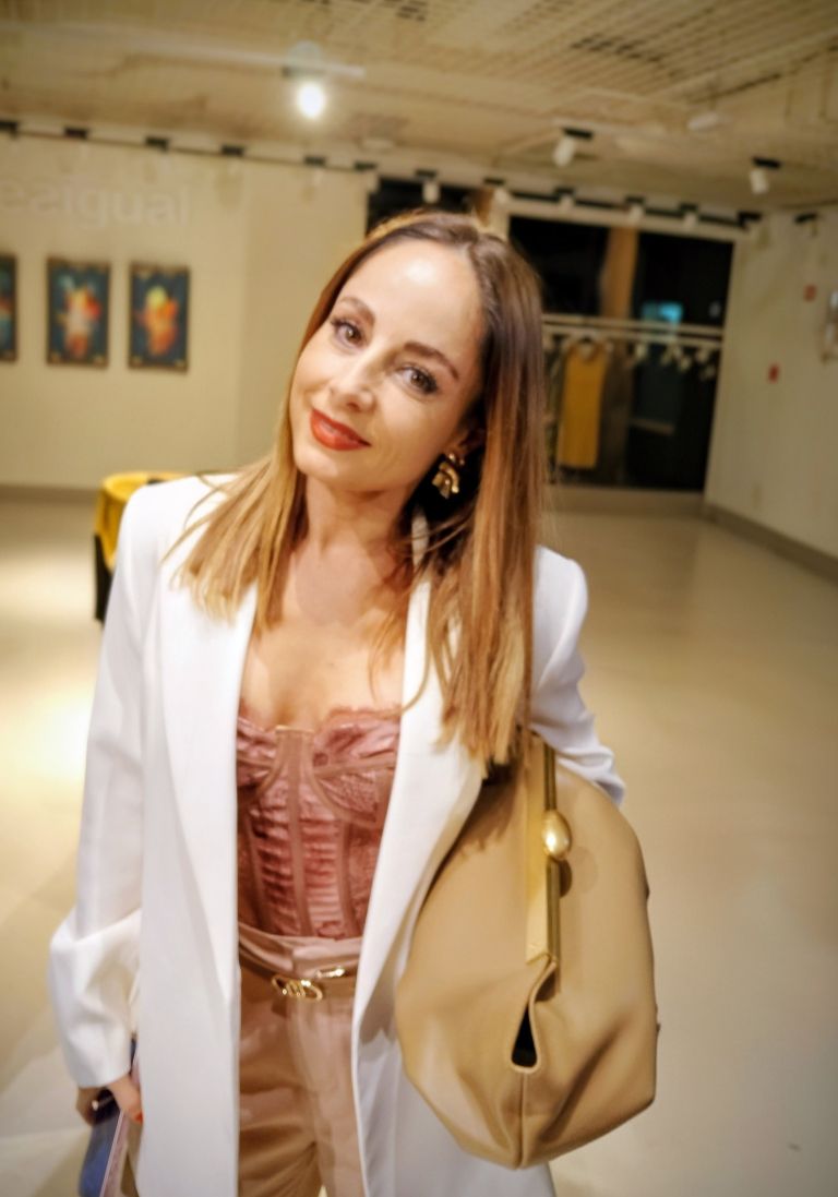 ana klasnja - cl.jpg