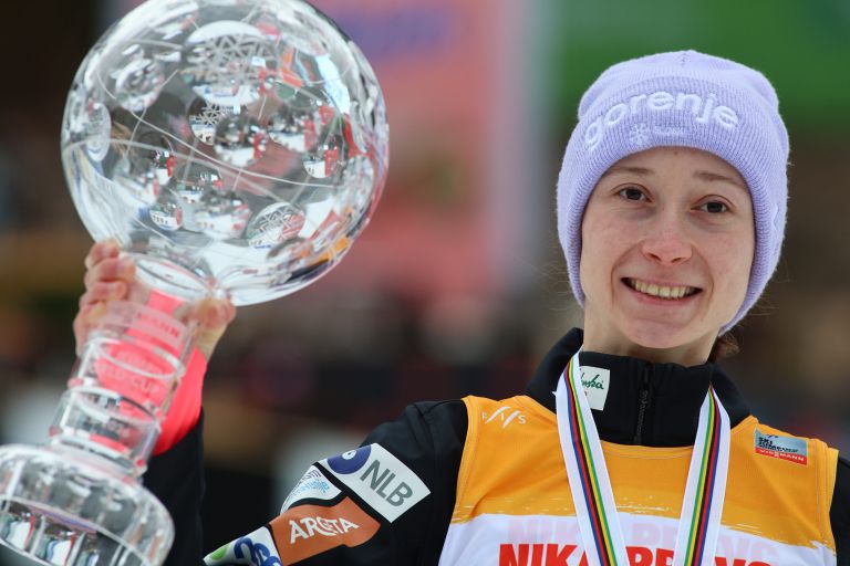 nika prevc planica.jpg