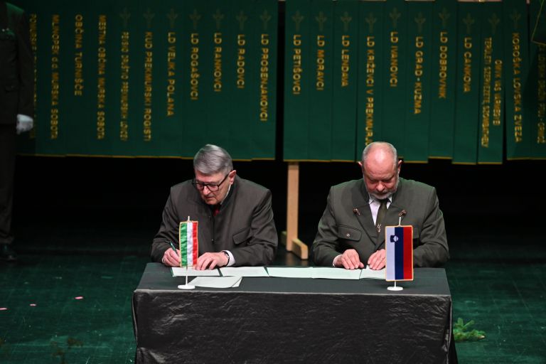 murska-sobota, lovci, razvitje-prapora-zld-prekmurje.