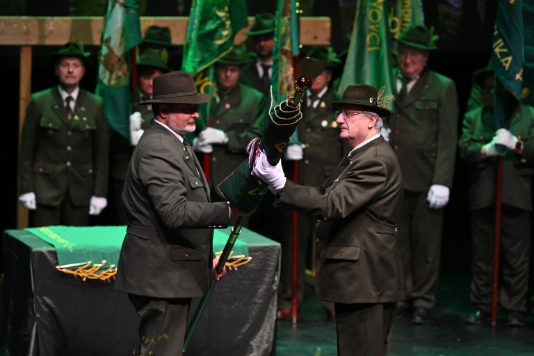 murska-sobota, lovci, razvitje-prapora-zld-prekmurje.