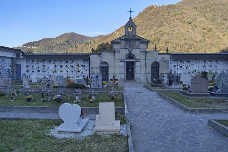 pokopališče strozza, pamela genini.jpg