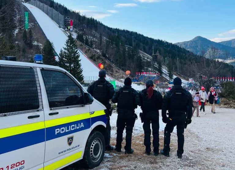 policija planica.jpg