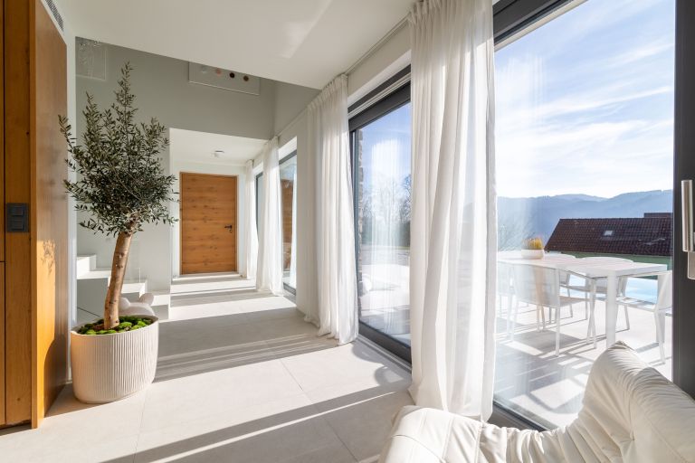 stavbno pohištvo ajm, sodobna arhitektura