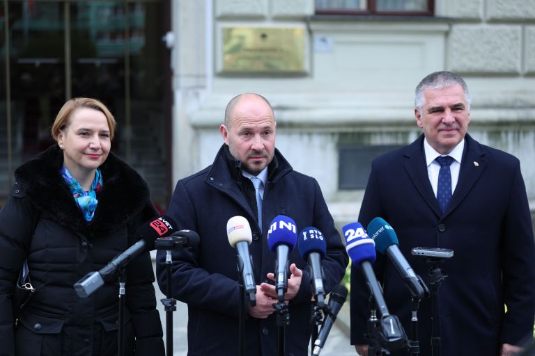 pogovori stranke predsednica.jpg