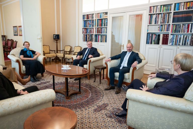 pogovori predsednica stranke vlada.jpg