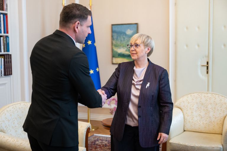 pogovori predsednica stranke vlada.jpg