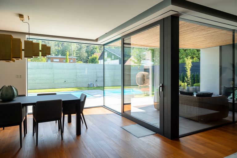 stavbno pohištvo ajm, sodobna arhitektura