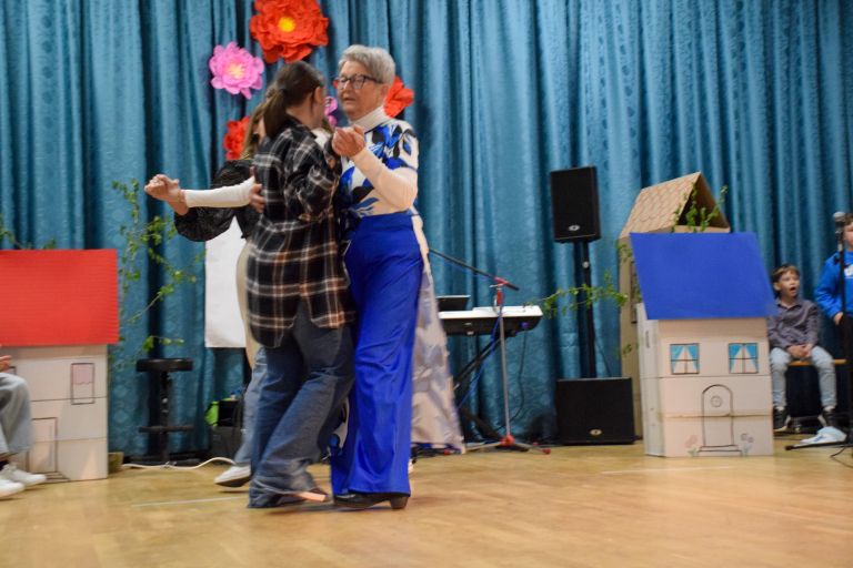 cernelavci, materinski-dan