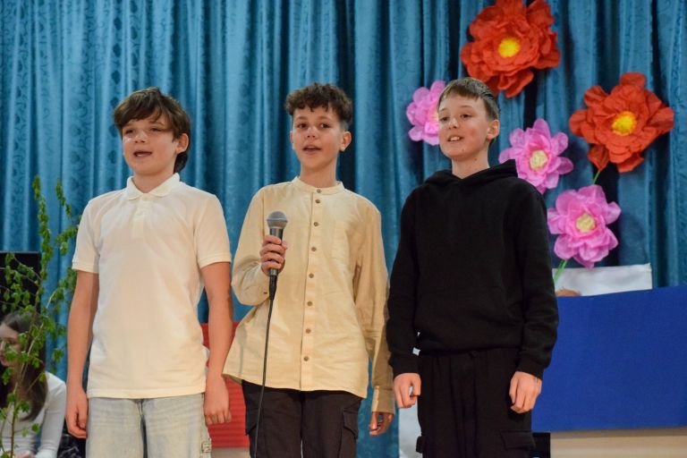 cernelavci, materinski-dan