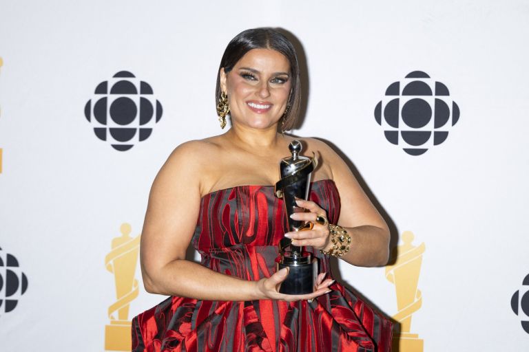 Nelly Furtado (2).jpg