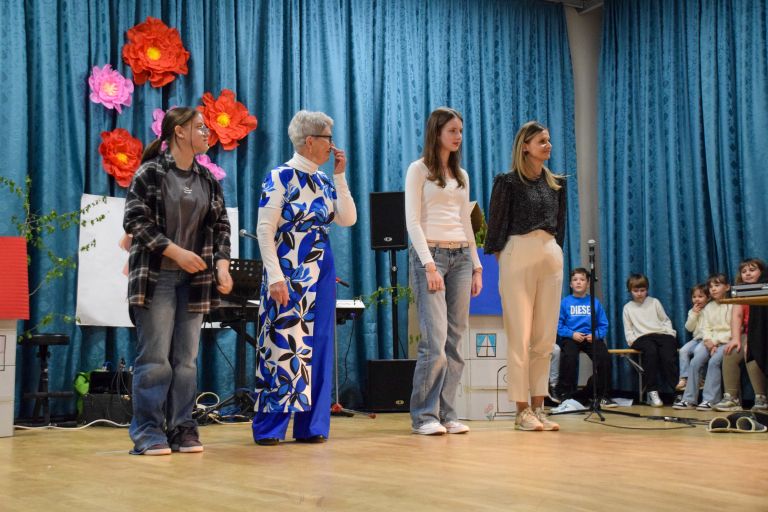 cernelavci, materinski-dan