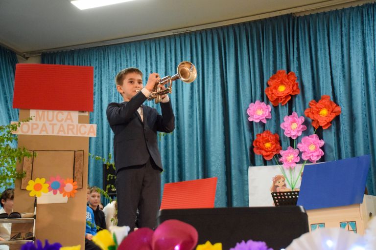 cernelavci, materinski-dan