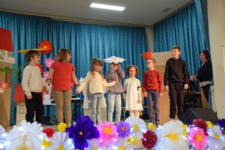 cernelavci, materinski-dan