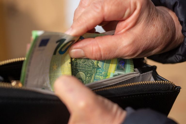 denar, upokojenec, denarnica.jpg