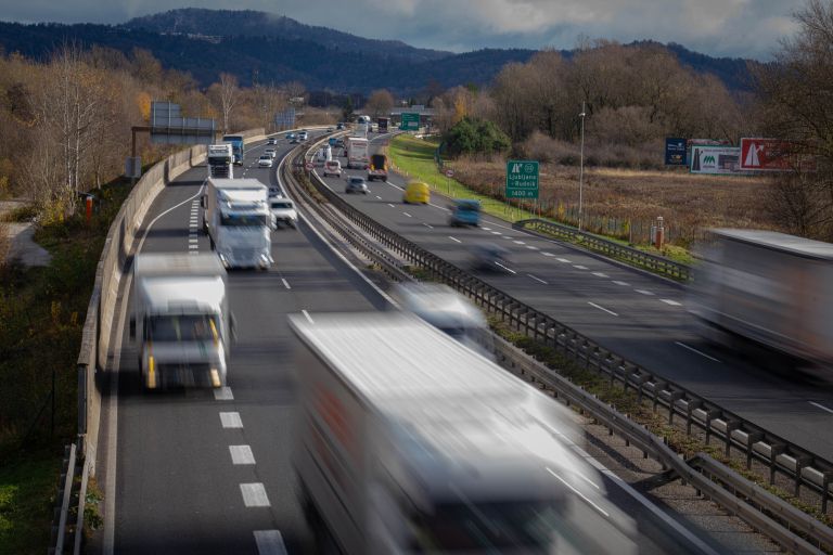 promet, cesta, hitrost, poraba-goriva, omejitev