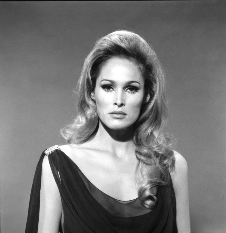 ursula-andress, bondovo-dekle