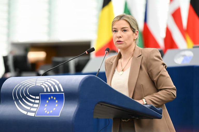 EU poslanka EUPARLAMENT.jpg