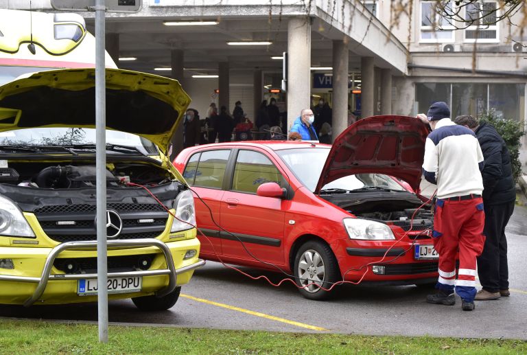 asistenca na cesti, pomoč, odvoz