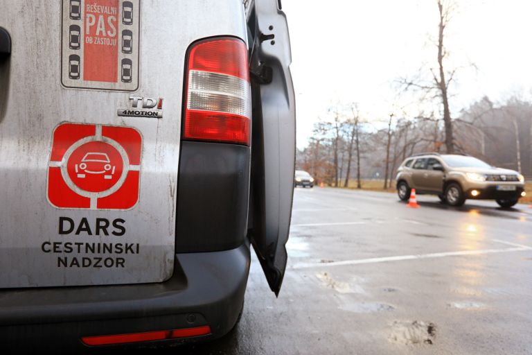 asistenca na cesti, pomoč, odvoz, Dars