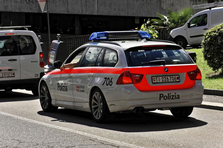 švicarska policija