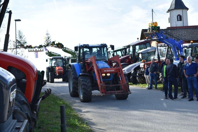 traktor, blagoslov-gorenje-dole