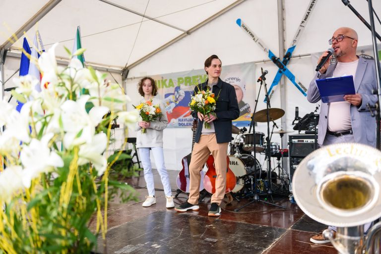 nika domen prevc sprejem dolenja vas.jpg