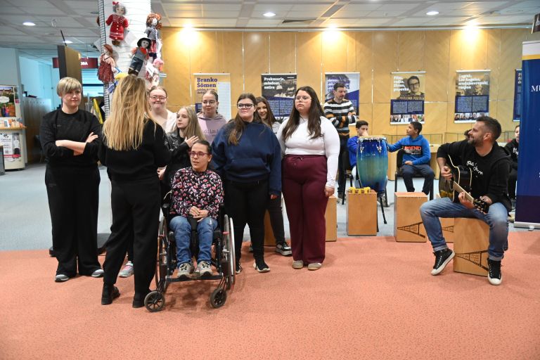 plakat-miru, razstava