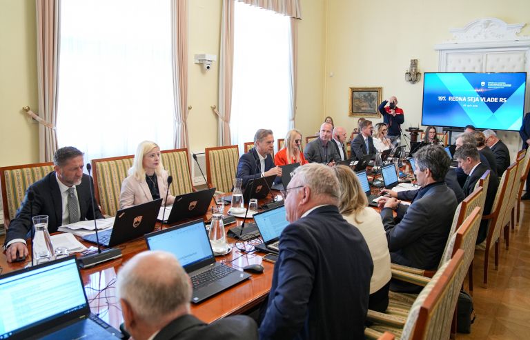 golob zadnja seja vlade-JK.jpg